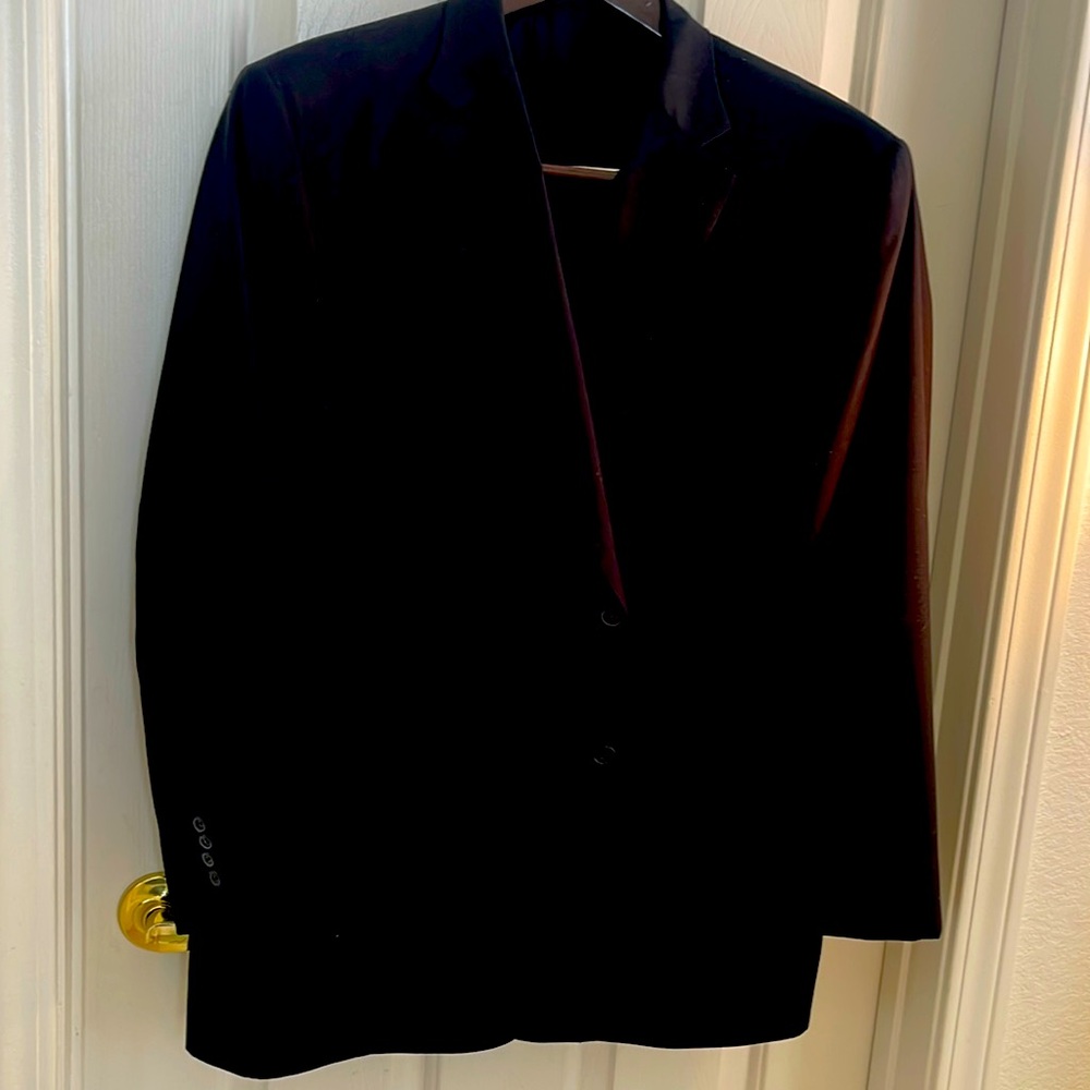 Brioni MensBlazer with timeless fashion that gets plenty attention and complimen